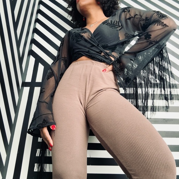 Black floral lace fringe top - Picture 2 of 4